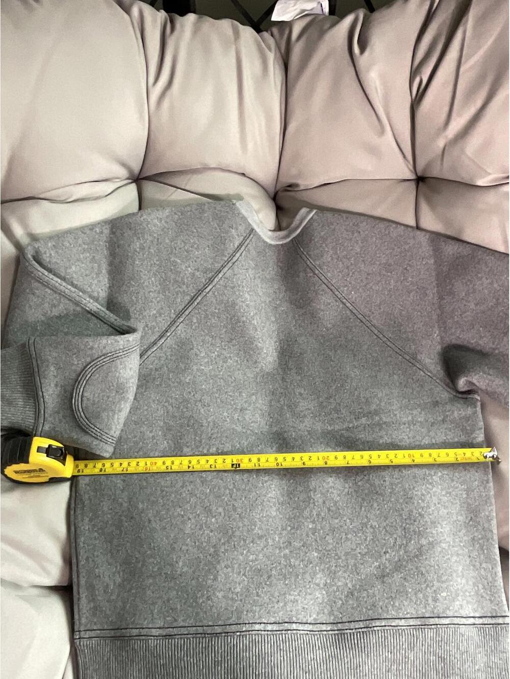 Authentic Burberry! Gray Crewneck Pullover Warm Sweater - Picture 8 of 8